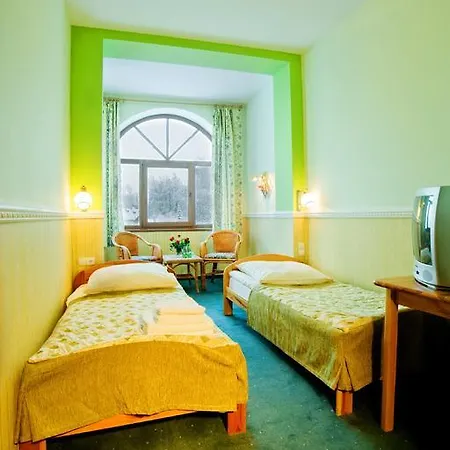 فندق مبيت وإفطار Perla Karkonoszy - W Samym Centrum Karpacza