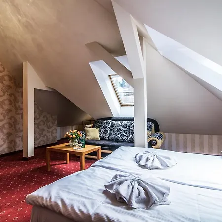فندق مبيت وإفطار Perla Karkonoszy - W Samym Centrum Karpacza 4*